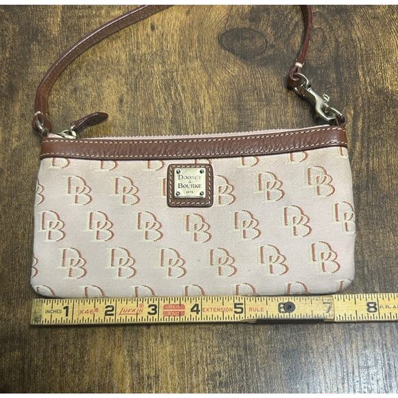 Vtg Y2K Dooney & Bourke Greta Logo Clutch Wristlet canvas leather Monogram Icon - Picture 2 of 11